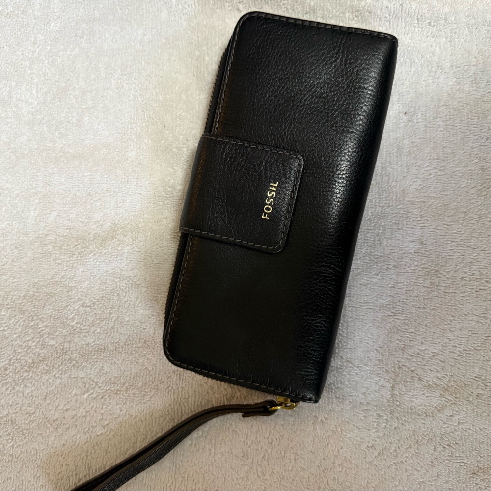Fossil Black Leather Wristlet Wallet